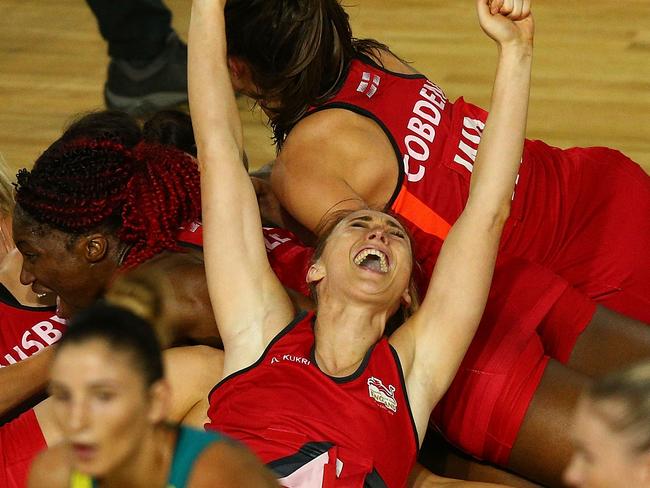 GOLD COAST, AUSTRALIA - APRIL 15:  England celebrate victory in the Netball Gold Medal Match on day 11 of the Gold Coast 2018 Commonwealth Games at Coomera Indoor Sports Centre on April 15, 2018 on the Gold Coast, Australia.  (Photo by Michael Dodge/Getty Images)