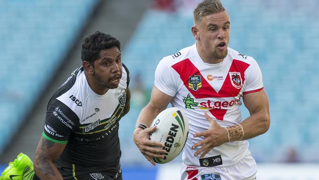 Matthew Dufty gets away from Albert Kelly.