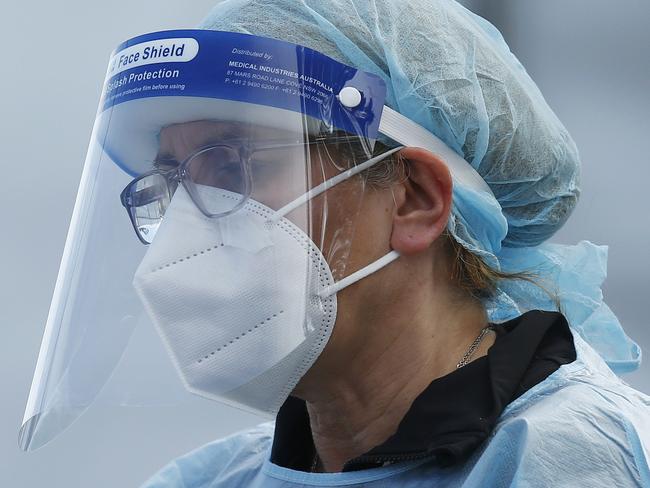 MELBOURNE, AUSTRALIA - NewsWire Photos SEPTEMBER 18, 2020:   Health workers are seen in full PPE at a pop-up COVID19 test site in Clyde, Melbourne, Victoria. Picture: NCA NewsWire / Daniel Pockett