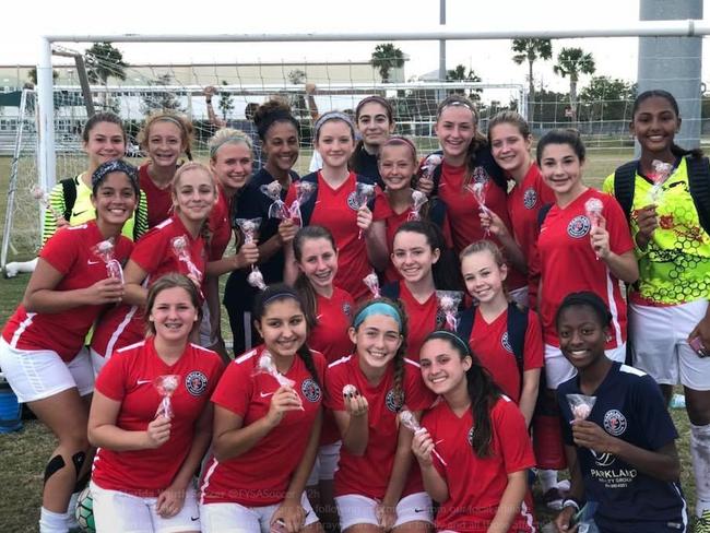 Alyssa Alhadeff (front row, fourth from left) with her soccer team. Picture: Facebook