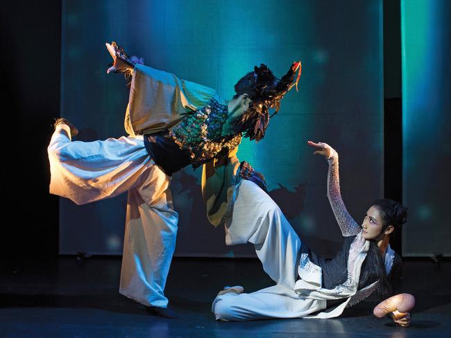 Shanghai Dramatic Arts Centre’s theatrical production <i>White Snake </i>combines traditional imagery and music with multimedia techniques for a modern retelling of an ancient Chinese legend.