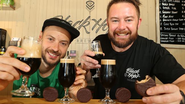 Eddie Oldfield and Michael McGovern sample 'Bandwagon' their 2017 creation, in the Great Australian Beer Spectacular. Photo Glenn Hampson