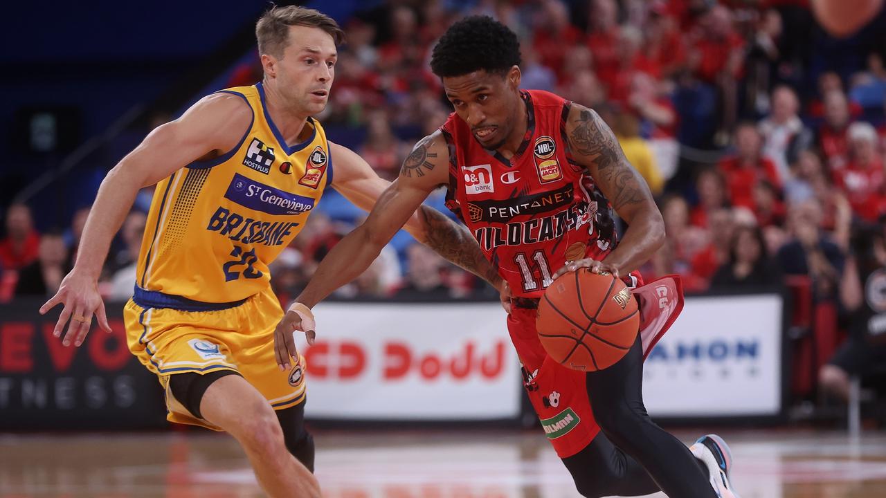 NBL scores: Melbourne United defeats New Zealand Breakers, NBL losing ...