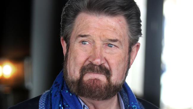 Derryn Hinch has clarified the details of a decades-old tryst with a young model.