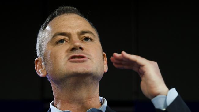 Climate 200 founder Simon Holmes a Court addresses the National Press Club.