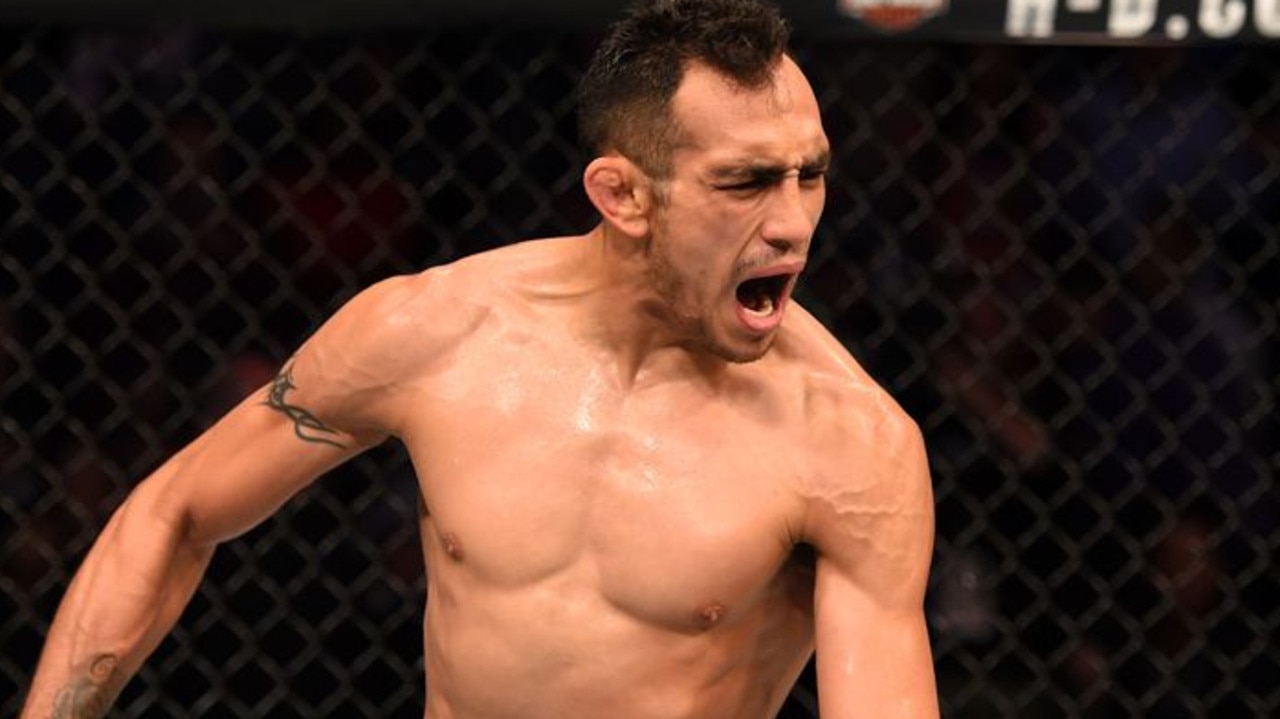 Nurmagomedov e Tony Ferguson disputam cinturão interino no UFC 209