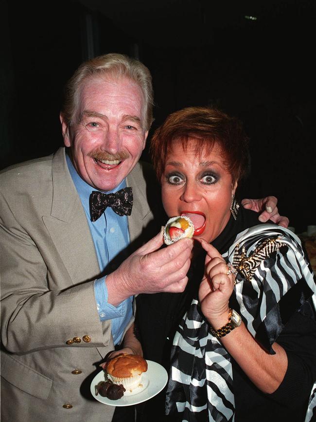 1998: Wills with former Advertiser journalist Stan James.