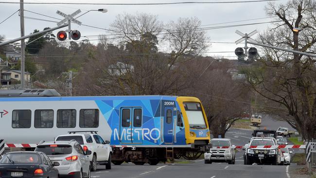 A worker at the Lilydale level crossing removal site has been diagnosed with Covid.