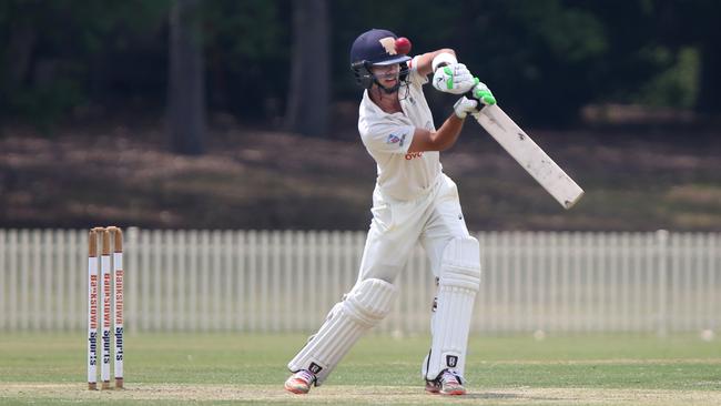 Matt Calder batting for his old side Mosman. (AAP IMAGE / Robert Pozo)