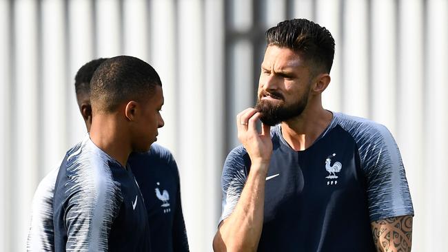 Goalscoring threats ... French forwards Kylian Mbappe (left) and Olivier Giroud. Photo: AFP