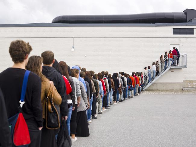 RendezView. Large group of people waiting in line. Queue. (Pic: iStock)