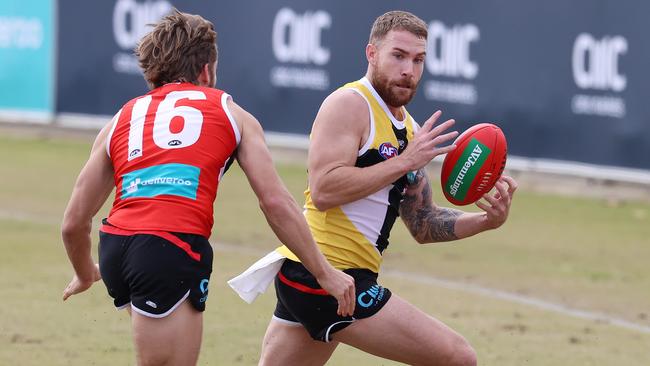 Dean Kent in action during St Kilda’s match simulation. Picture: Michael Klein