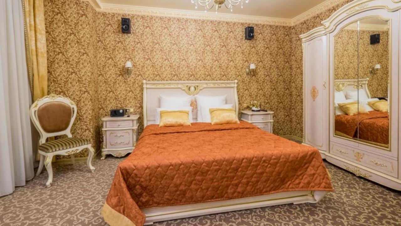 I’ve seen this room somewhere before.
