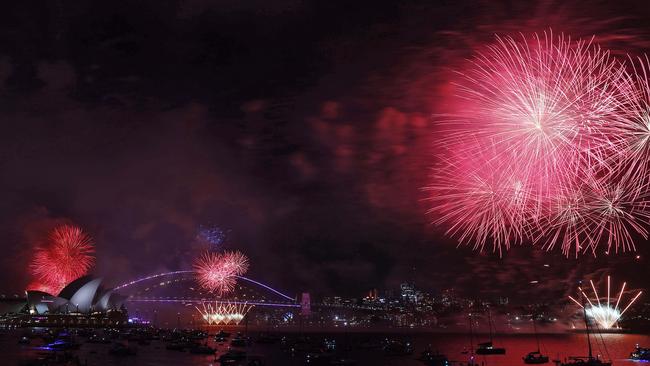 The 9pm fireworks light up Sydney Harbour. Picture: Sam Ruttyn