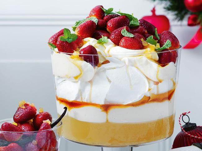 Pimms and pavlova trifle with strawberries and cream.