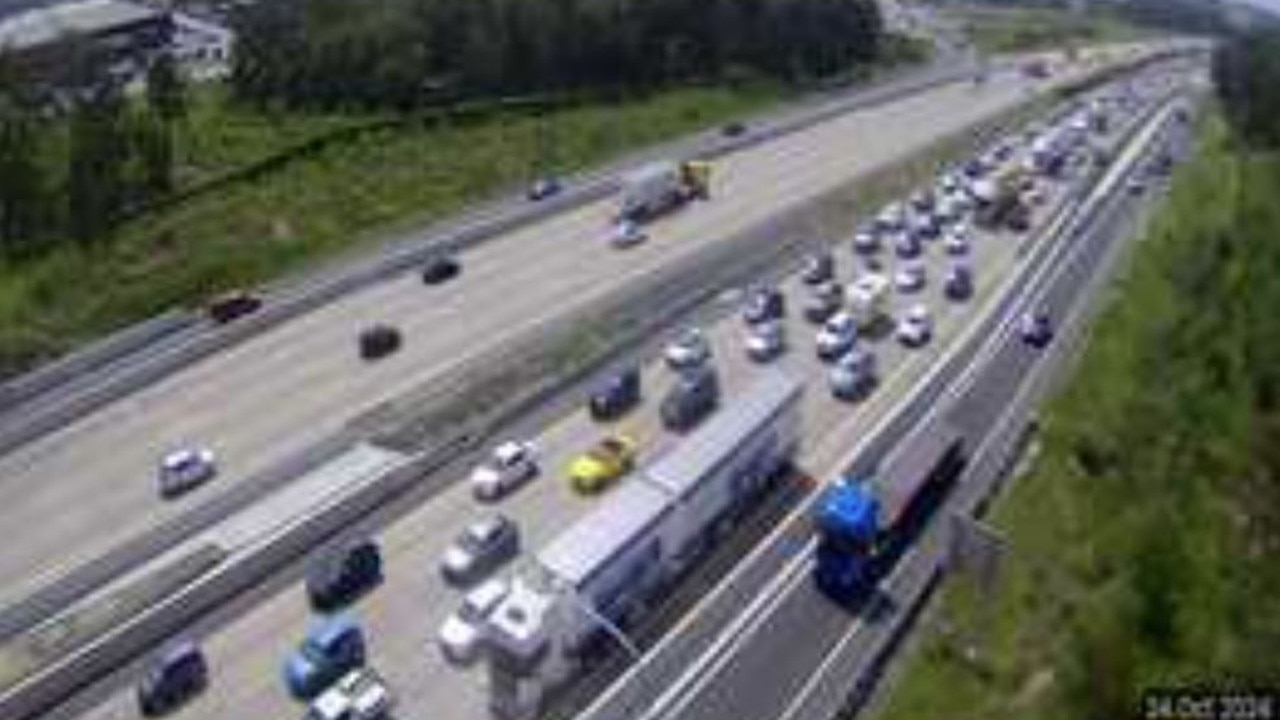 Car rollover: Heavy delays on Gold Coast M1