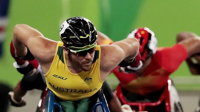 Kurt Fearnley won bronze in the 5000m T54. (Photo by Alexandre Loureiro/Getty Images)