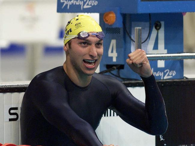 Ian Thorpe broke the 400m freestyle record to claim gold in Sydney.