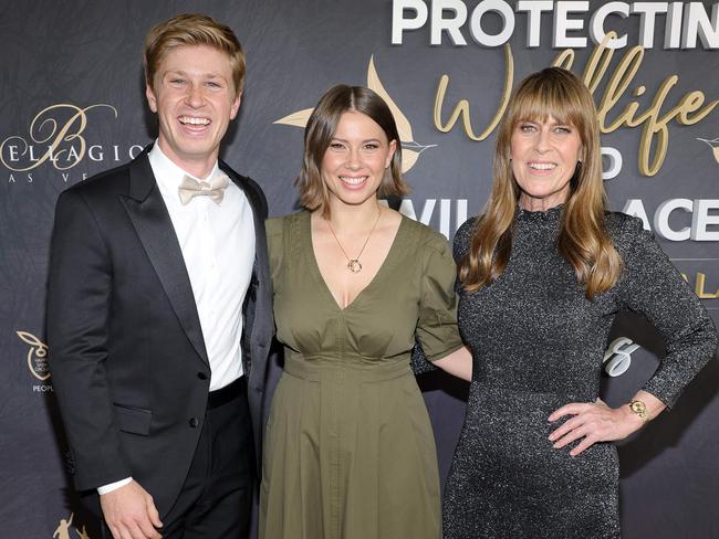 Robert Irwin, Bindi Irwin and Terri Irwin. Picture: Ethan Miller/Getty Images via AFP