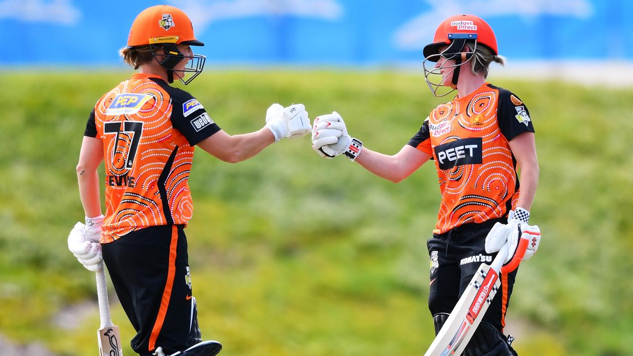 WBBL Star Beth Mooney First Player To Score 1000 Runs For Two Teams ...