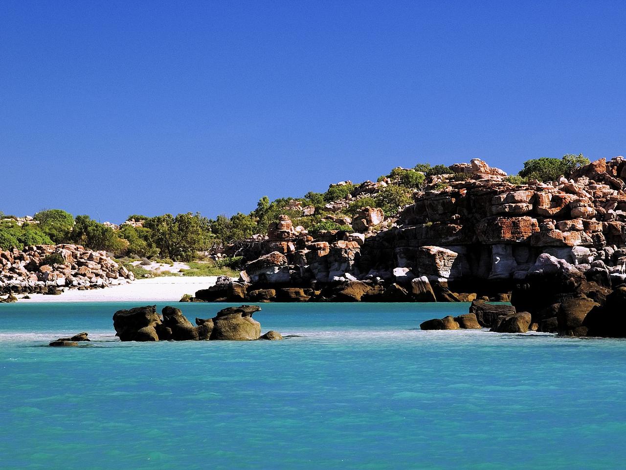 Discovering australia. Indented coastline.