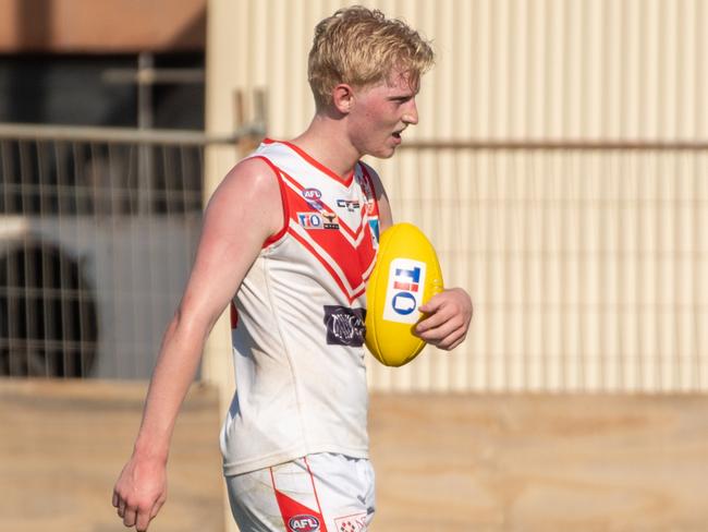 Waratah's Jake Sutton kicked two goals and was among his team’s best in the Warriors’ thrilling two-point win over Southern Districts. Picture: Aaron Black/AFLNT Media