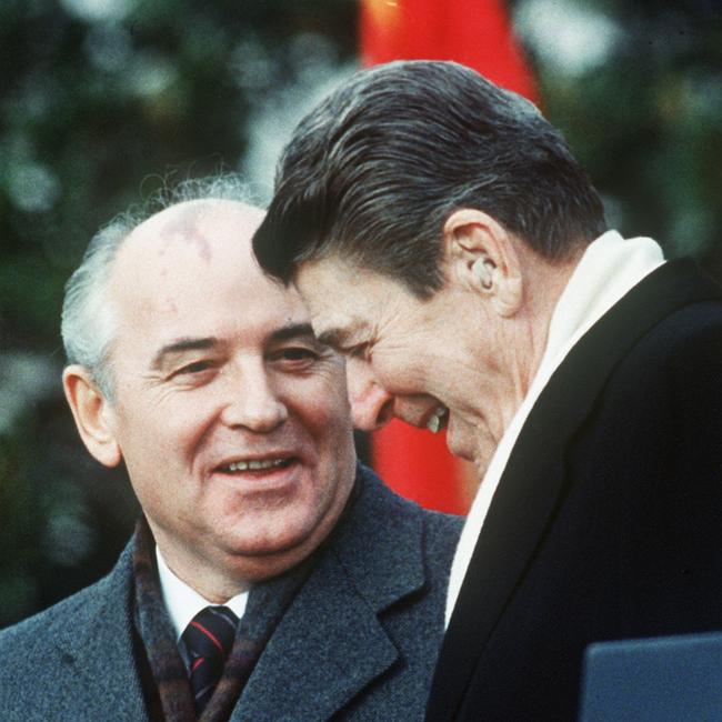 US President Ronald Reagan, right, with Soviet leader Mikhail Gorbachev, left, during welcoming ceremonies at the White House in 1987.