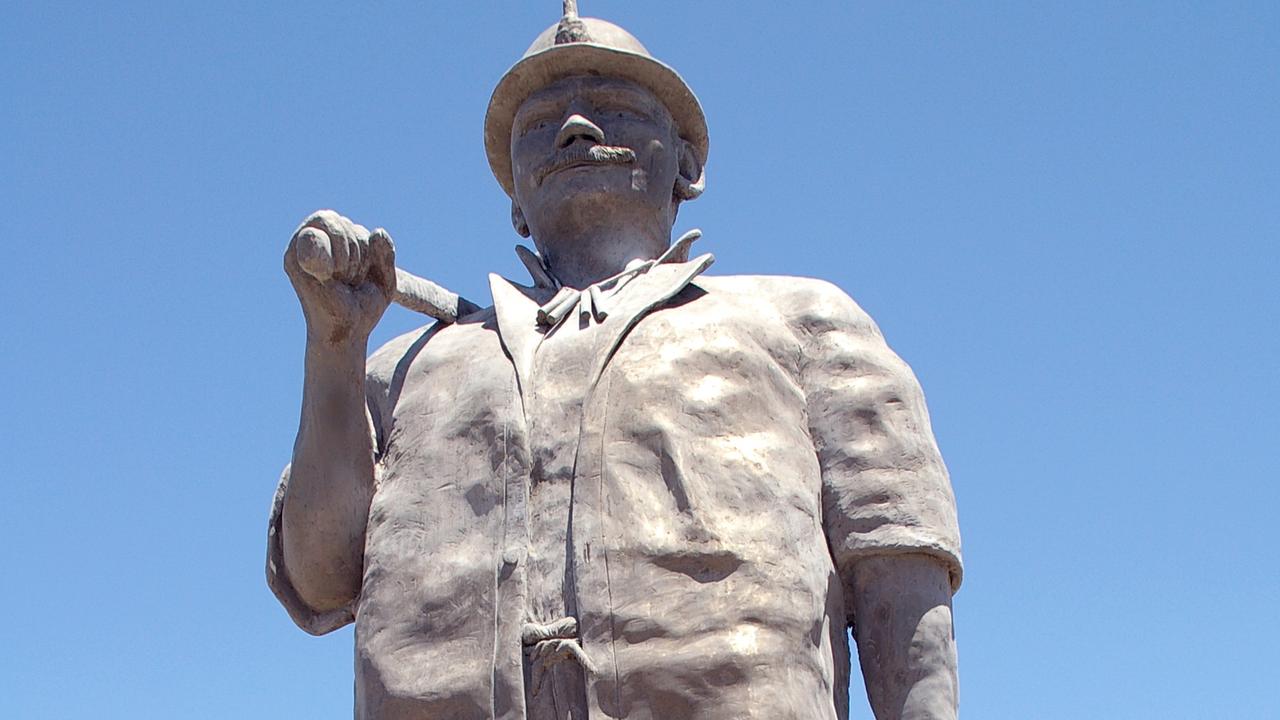 Map the Miner statue of Map Kernow in Kapunda.