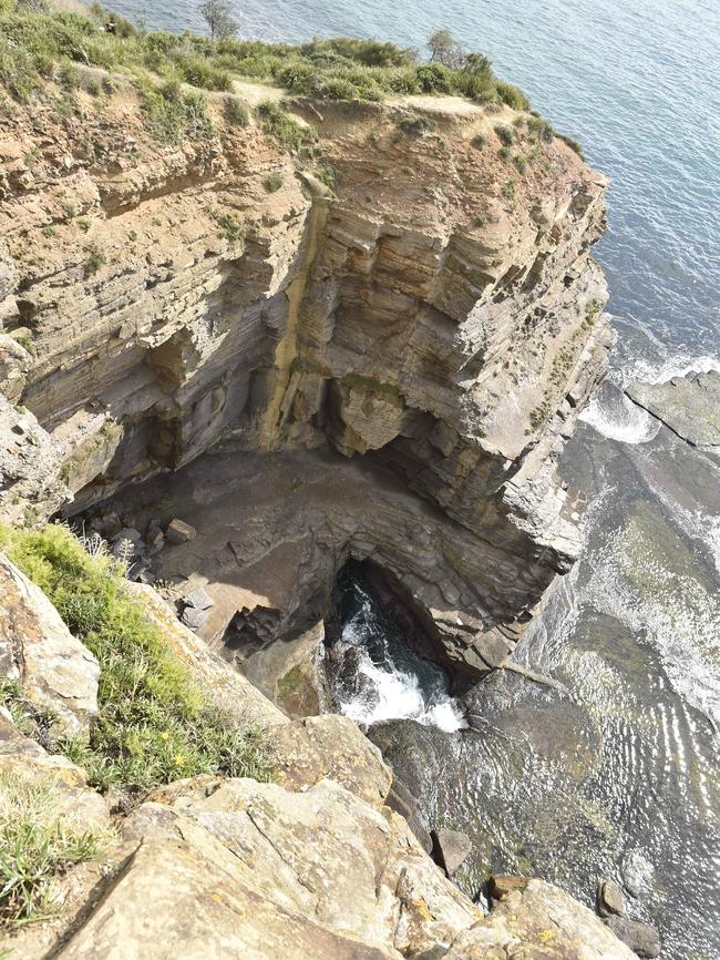 Warriewood blowhole on Turimetta headland.