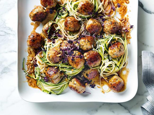 Chicken meatballs with zucchini and spaghetti.