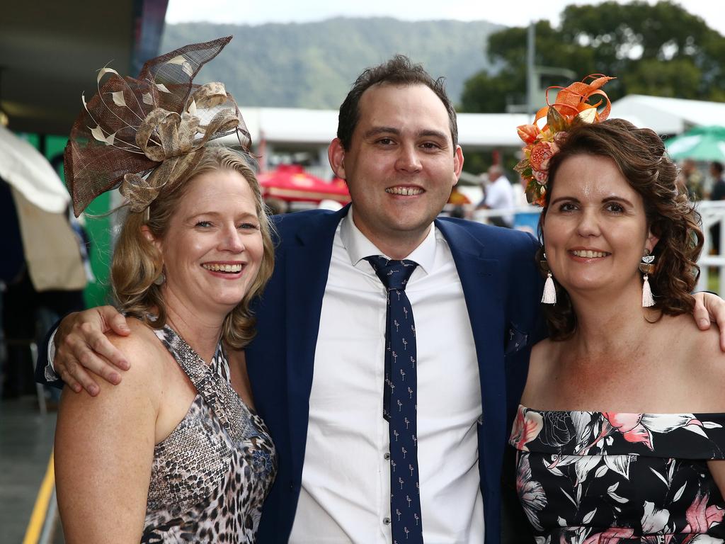 Photo Gallery: Opening Day of the Cairns Cup racing carnival at the ...