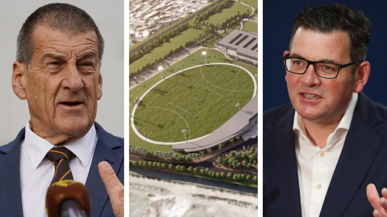 Hawthorn president Jeff Kennett has taken another swipe at the Andrews government after his club's Dingley Village project received federal funding.