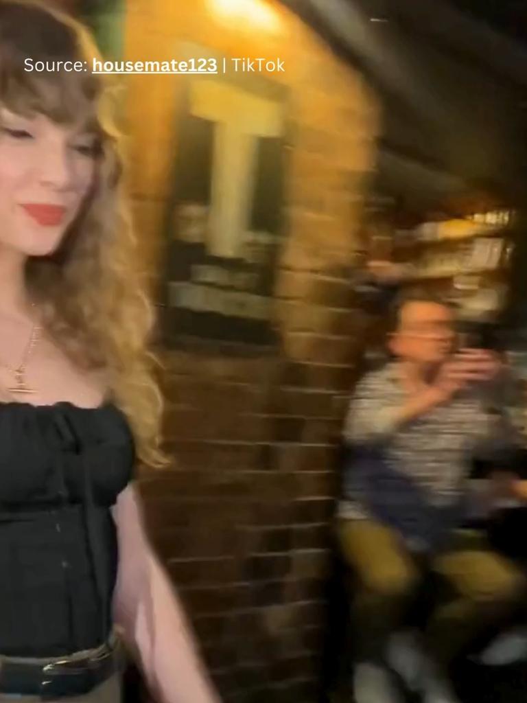 Taylor Swift leaving Pellegrino 2000 restaurant. Photo: @housemate123/ TikTok