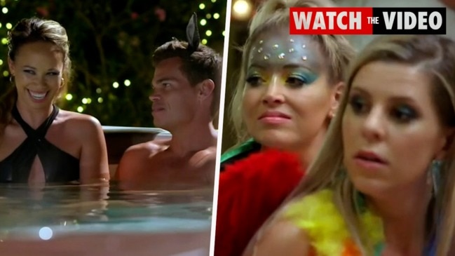 Ash is the first to take Jimmy into the jacuzzi (The Bachelor)