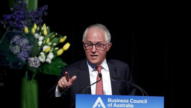 Prime Minister Malcolm Turnbull delivers a speech at the Business Council of Australia dinner in Sydney, Monday, November 20, 2017. (AAP Image/Daniel Munoz) NO ARCHIVING