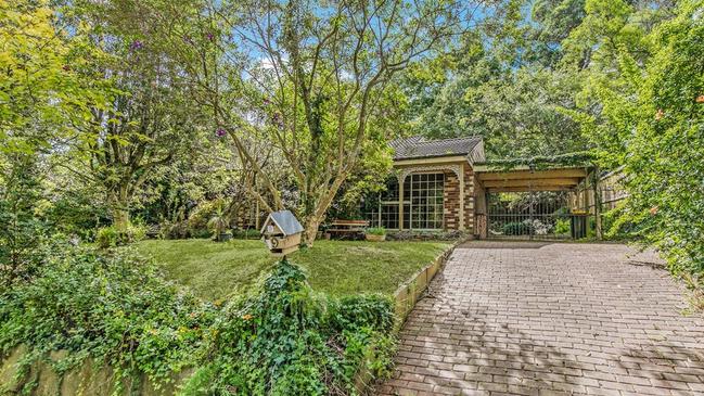 Old Cherrybrook home sells more than $400,000 above reserve.