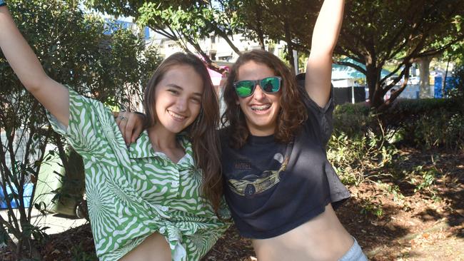 Lilly and Charlotte Annear at the 2022 Caloundra Music Festival. Photo: Elizabeth Neil