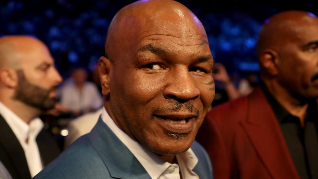 Mike Tyson “knock out any heavyweight”, according to De La Hoya