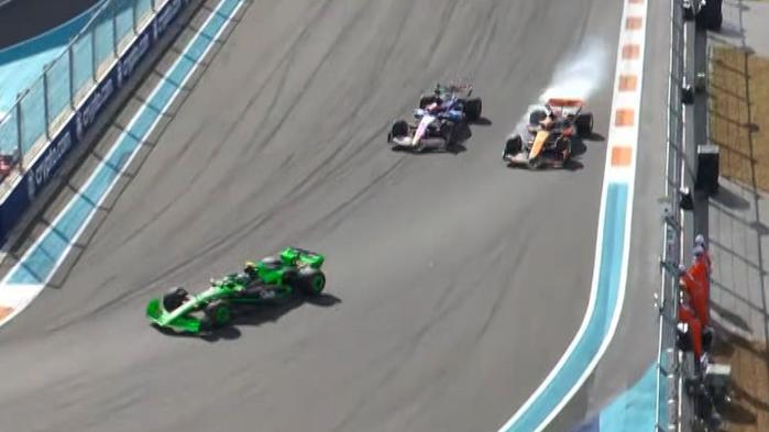 Daniel Ricciardo and OScar Pistri go at it