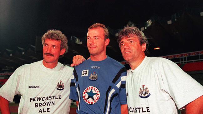 Kevin Keegan (R) poses with Alan Shearer (C) and Terry McDermott.