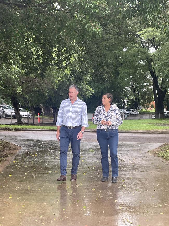 Minister for Education John-Paul Langbroek and Member for Mundingburra Janelle Poole at Mundingburra State School. Picture by Nikita McGuire