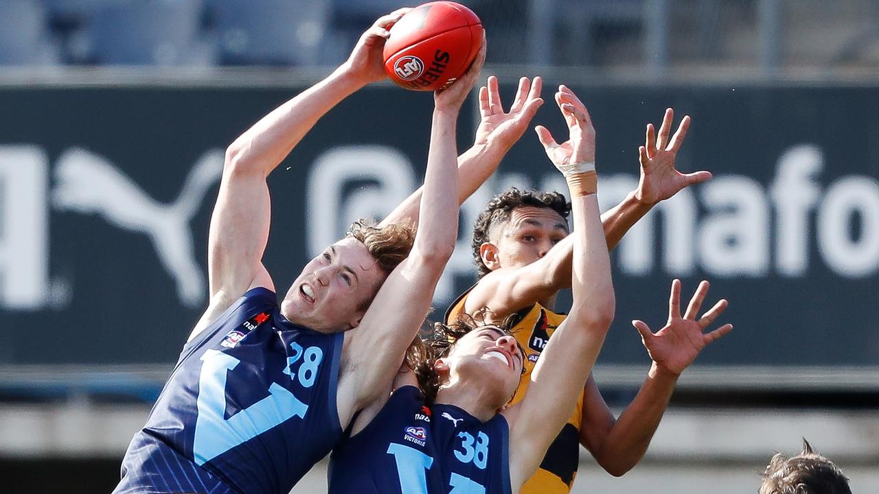 Josh Weddle takes a strong mark for Vic Metro. Picture: Dylan Burns/AFL Photos