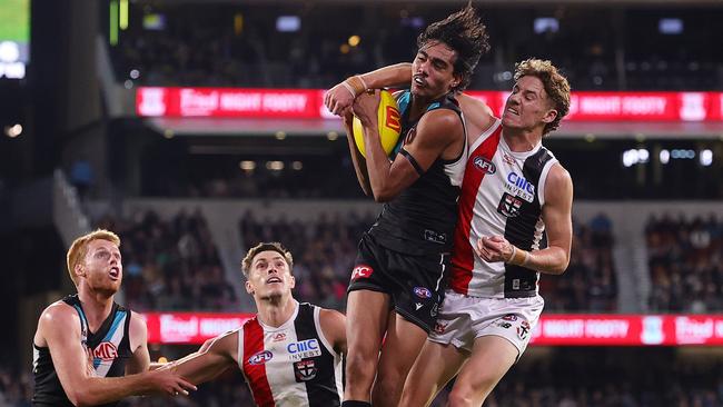 Burgoyne takes the ball strongly against the Saints. Picture: Getty Images