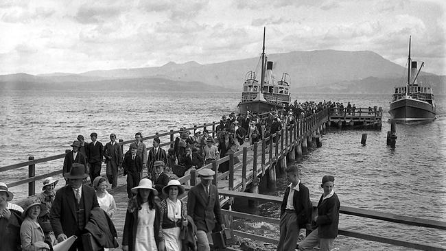 Employees and families from Tasmania's Cadbury-Fry-Pascall factory disembarking from the river steamer ferries Excella and Cartela for their annual picnic day at South Arm.