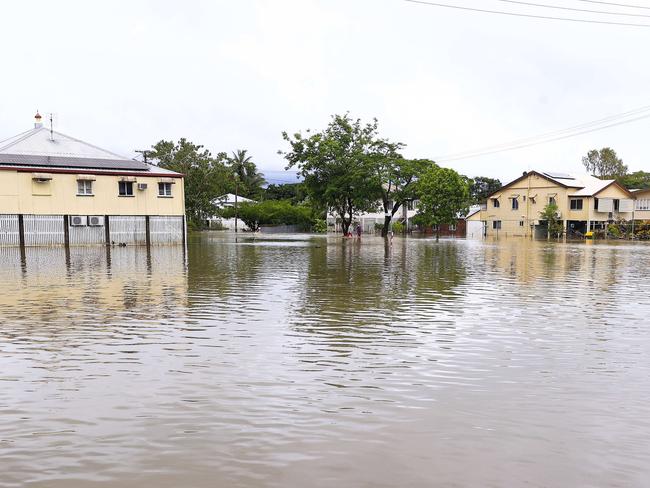 INGHAM, AUSTRALIA NewsWire Photos FEBRUARY 5, 2025 Premier of Queensland David Crisafulli  tours  flood water in Ingham Picture: NewsWire/ Adam Head