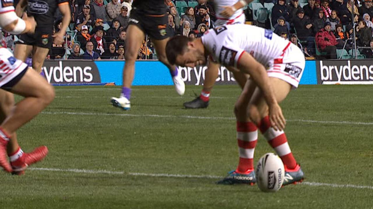 Ben Hunt drops an eerily similar ball to that infamous grand final fumble.