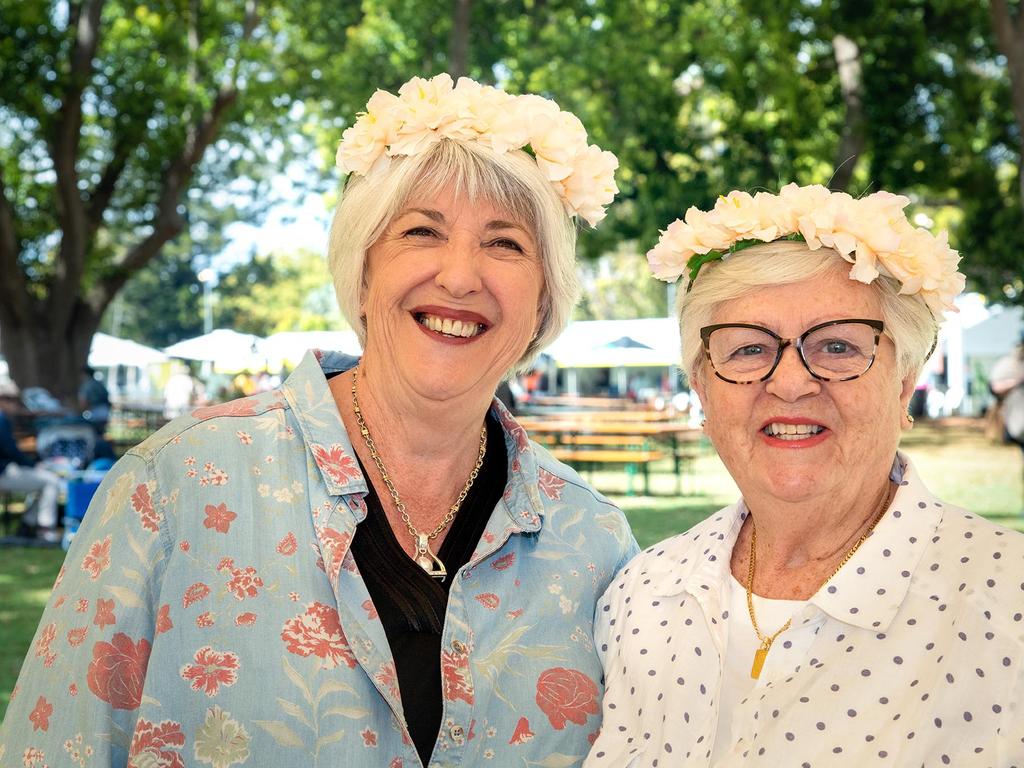 Visitors from the Gold Coast, Rae Bear and Denise Shaw-Divetta. Festival of Food and Wine, Queens Park, Toowoomba Carnival of Flowers. Saturday September 10, 2022 Picture: Bev Lacey