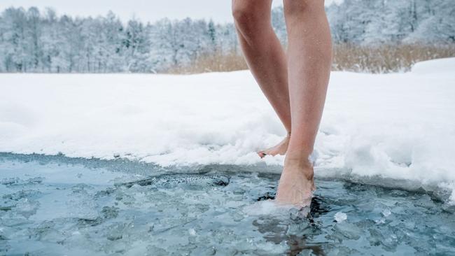 How much do you really know about the effects of ice baths before you take the plunge? Image: iStock.