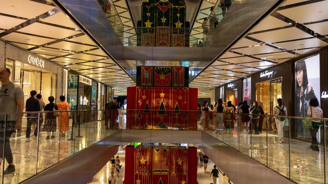 SYDNEY, AUSTRALIA - NewsWire Photos DECEMBER 26, 2022: Sydneysiders are pictured as they descend on Pitt Street Mall in Sydney's CBD for the annual Boxing Day Sales. Picture NCA NewsWire / Seb Haggett