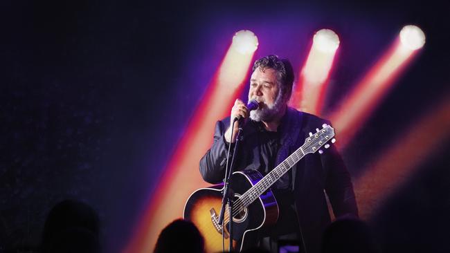 Russell Crowe set to make his way back to Miami Marketta for his Indoor Garden Party event. Russell Crowe performing at the Hoey Moey in Coffs Harbour. Photo: Supplied,